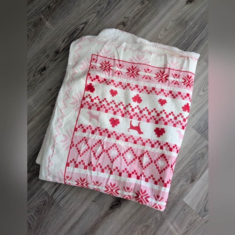 NEW Victorias‎ Secret PINK Fleece Blanket 50×60 In. Soft Cuddly Cozy